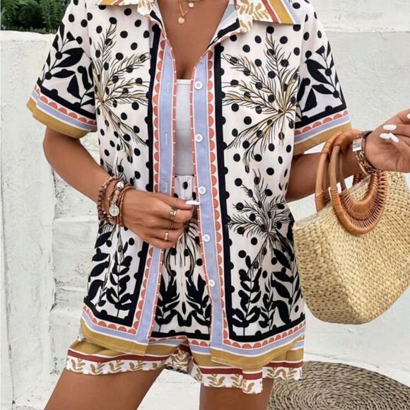 Stylish Black and Cream Patterned Shirt and Shorts Set - Picture 5 of 7